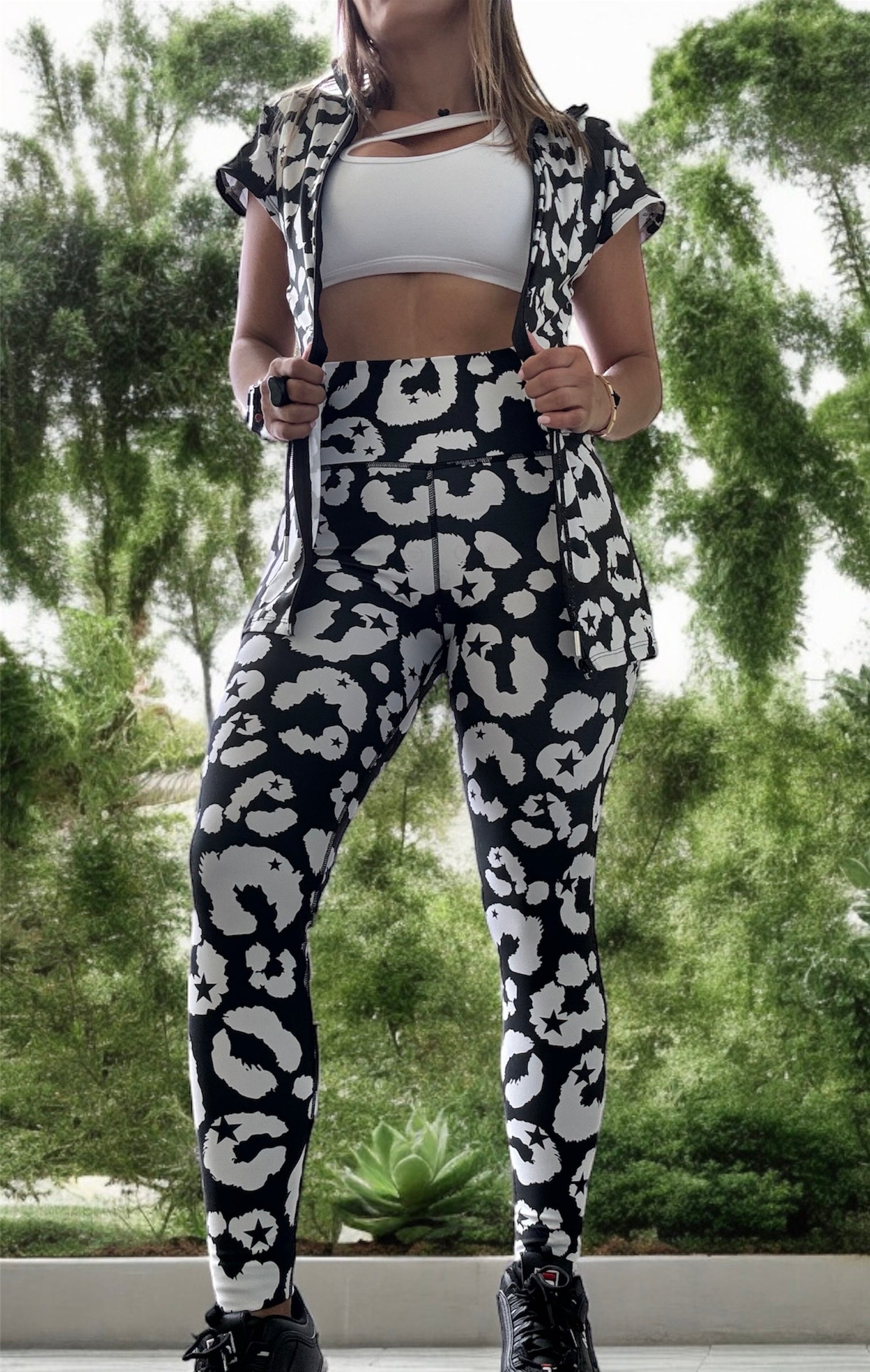 Sports Set Leopard black and white with stars - 2 pieces