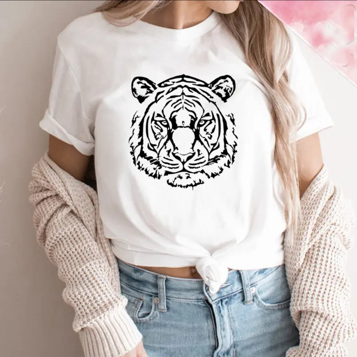 Woman tiger t-shirt