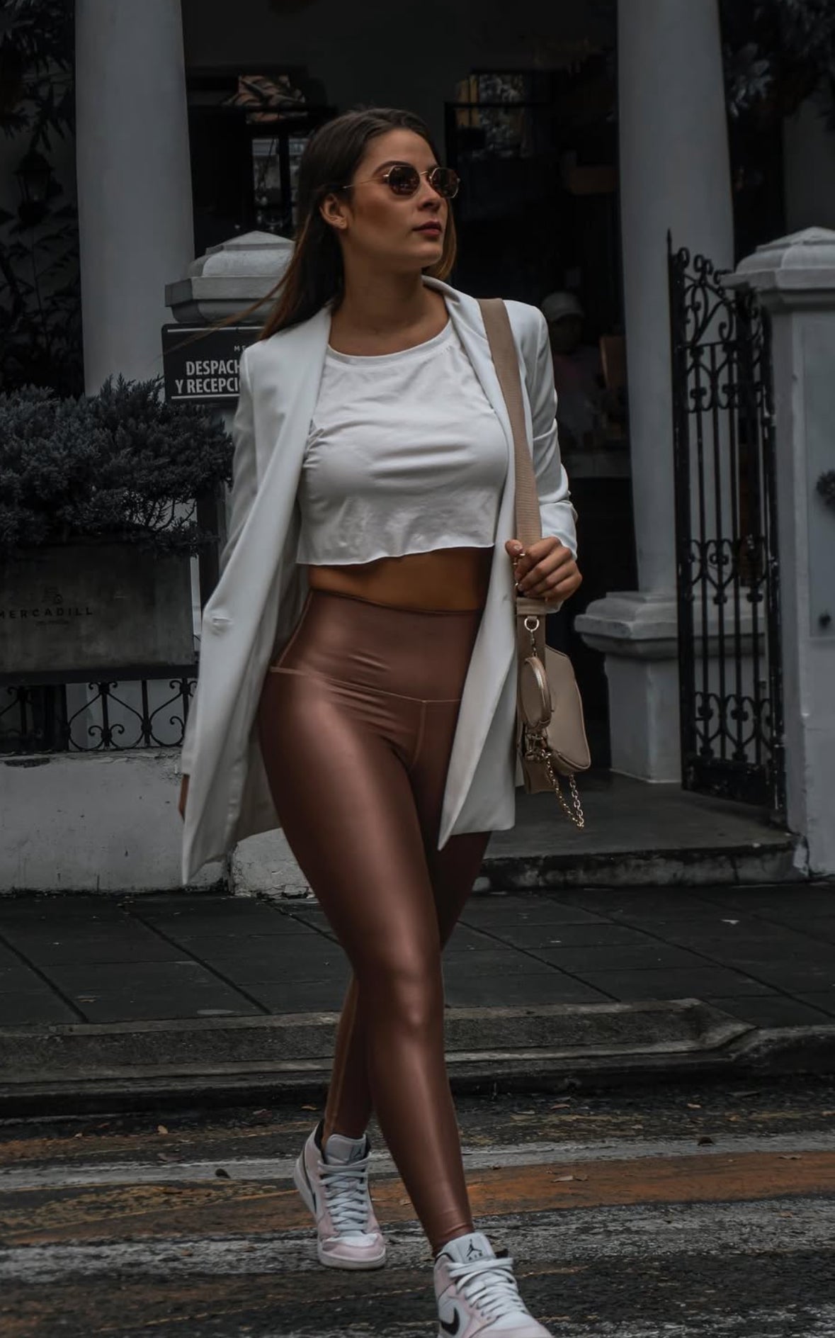 Brown color legging effect leather basic