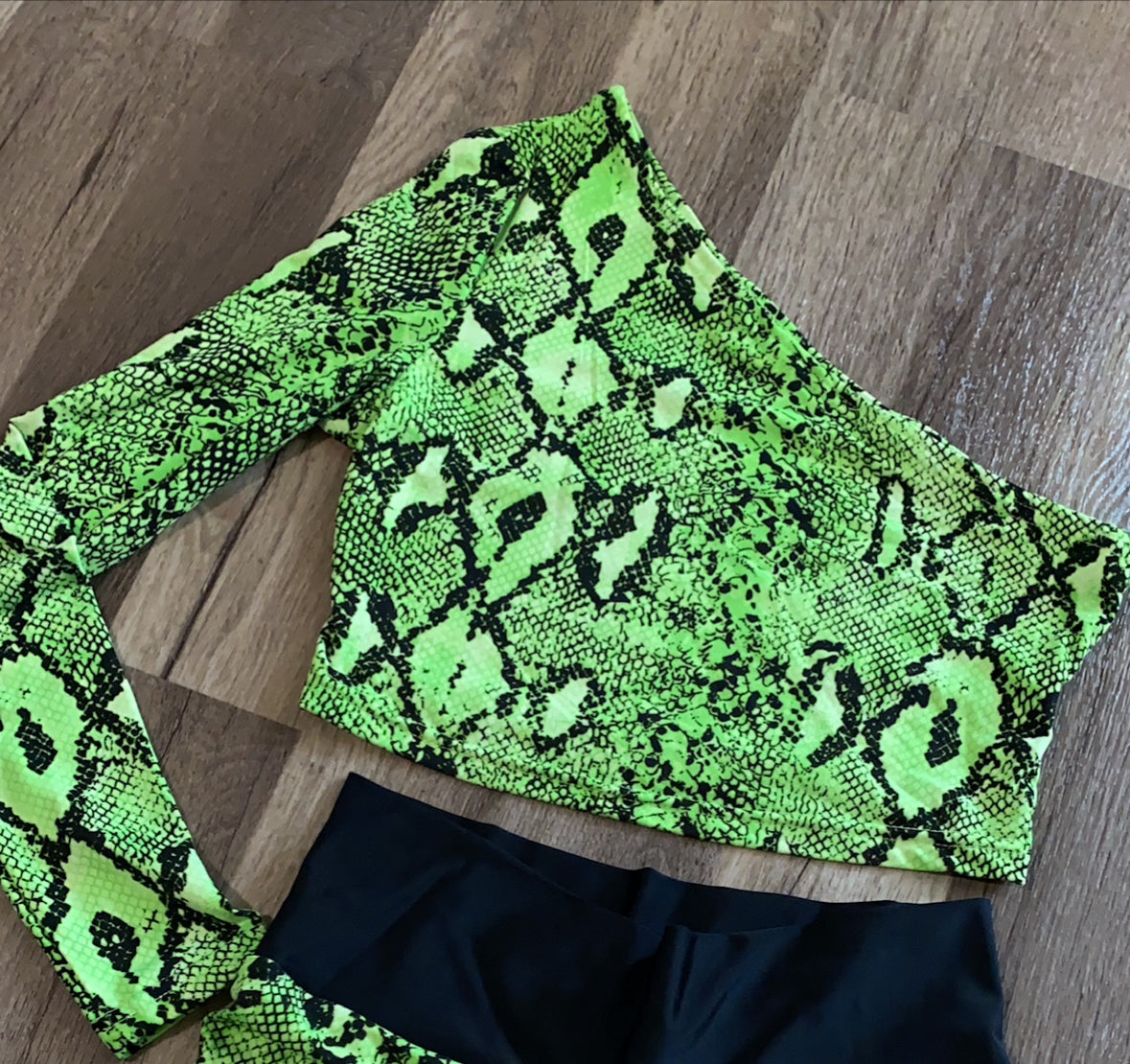 crop top one long sleeve snake